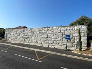 Le quai de bus  de la RD53